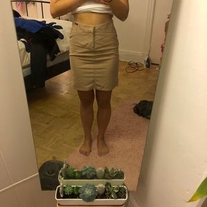 Guess tan skirt
